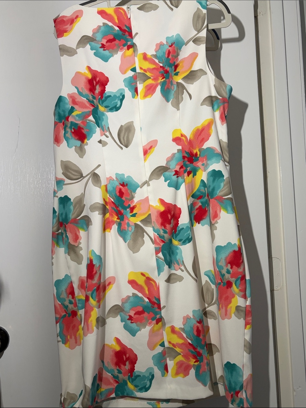 AGB White Sleeveless Sheath Dress with Teal, Coral, Yellow Floral Print - Picture 7 of 10